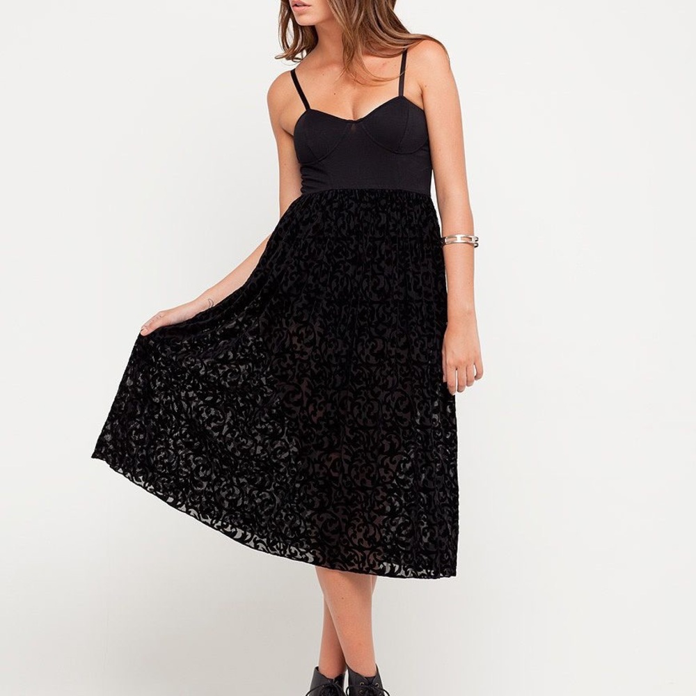 Motel Rocks Black Velvet Burnout Midi Dress